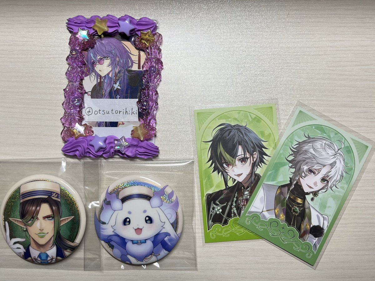 otsutorihiki's tweet photo. にじさんじ　缶バッジビスケット2　交換

譲:画像参照

求:画像右カードの緑色2人

まとめて郵送にて交換希望
検索からでも気軽にお声がけください https://t.co/SQm1eyXmMi