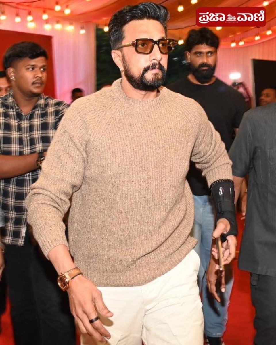 MaluruKsss's tweet photo. ‘ಕಾಸಾಗ್ರ್ಯಾಂಡ್‌’ ಪ್ರಸ್ತುತ‍ಪಡಿಸುವ ‘ಪ್ರಜಾವಾಣಿ ಪತ್ರಿಕೆಯ ಕನ್ನಡ ಸಿನಿ ಸಮ್ಮಾನದ 4ನೇ ಆವೃತ್ತಿಗೆ ಆಗಮಿಸಿದ ಅಭಿನಯ ಚಕ್ರವರ್ತಿ ಕಿಚ್ಚ ಸುದೀಪ ಅಣ್ಣ 😍 

@KicchaSudeep

#ಕಿಚ್ಚಸುದೀಪ #KichchaSudeepa #KicchaSudeep #prajavanicinesammana #prajavanicinesammana2026 #Prajavani #maluru #maluruksss https://t.co/N8jTLogpCl