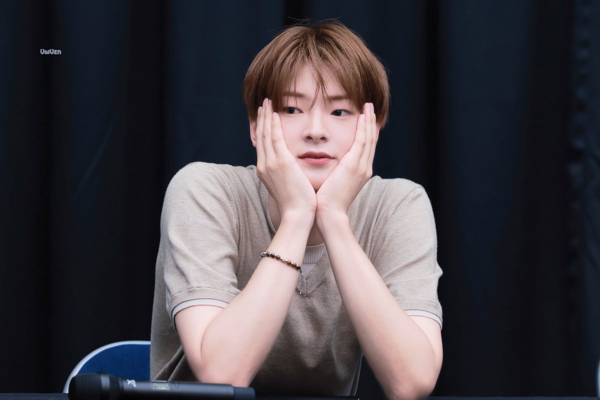 UwUzn_'s tweet photo. 260619 미니레코드 팬싸
#강우진 #KANGWOOJIN #FLAREU #플레어유 https://t.co/xxENSZFd4k