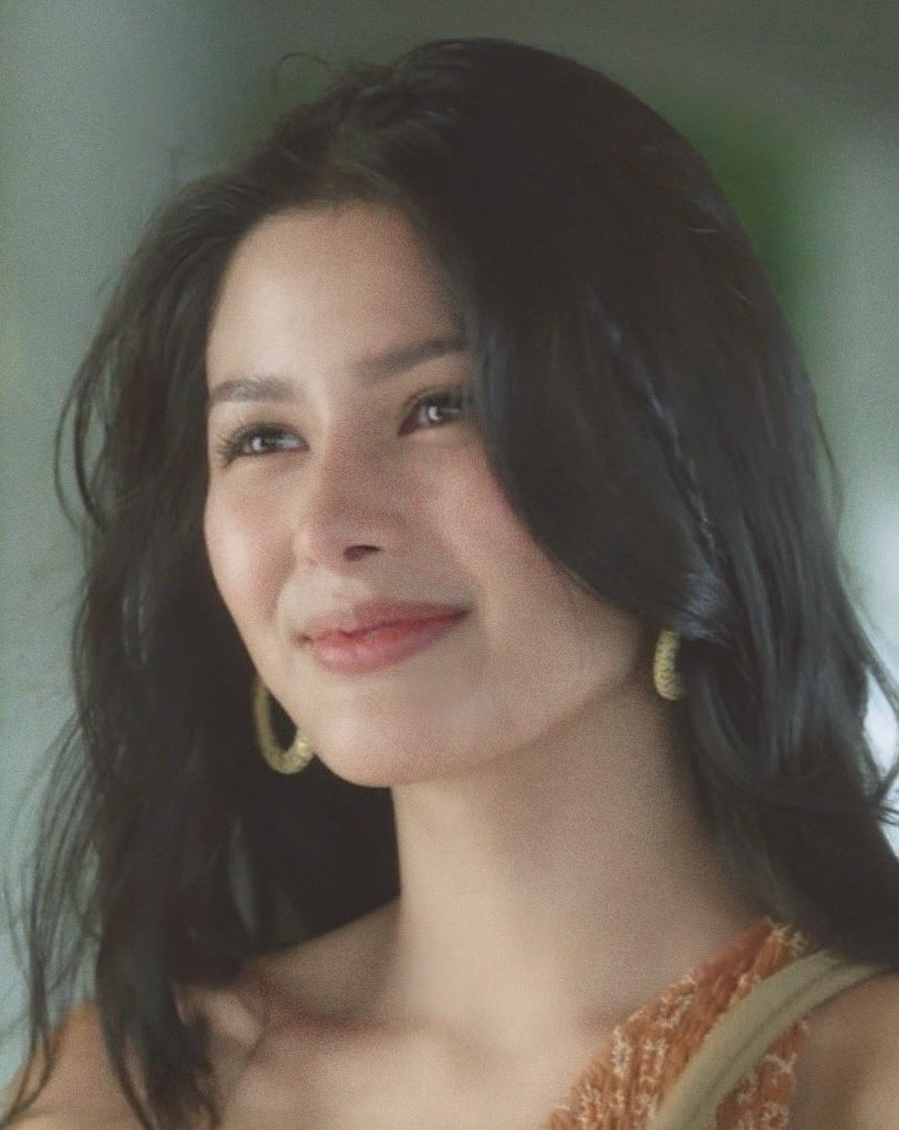 doczachy's tweet photo. And it’s a wrap! Congrats, Az! I am so proud of you! You did a great job in portraying Sari Garcia! Ang laki ng naging improvement mo! Keep it up my love! Malayo pa pero sobrang malayo kana! Can’t wait sa mga next projects mo! 

MARTSARI FATED BY UNIVERSE 
SARI GARCIA CHECKING OUT