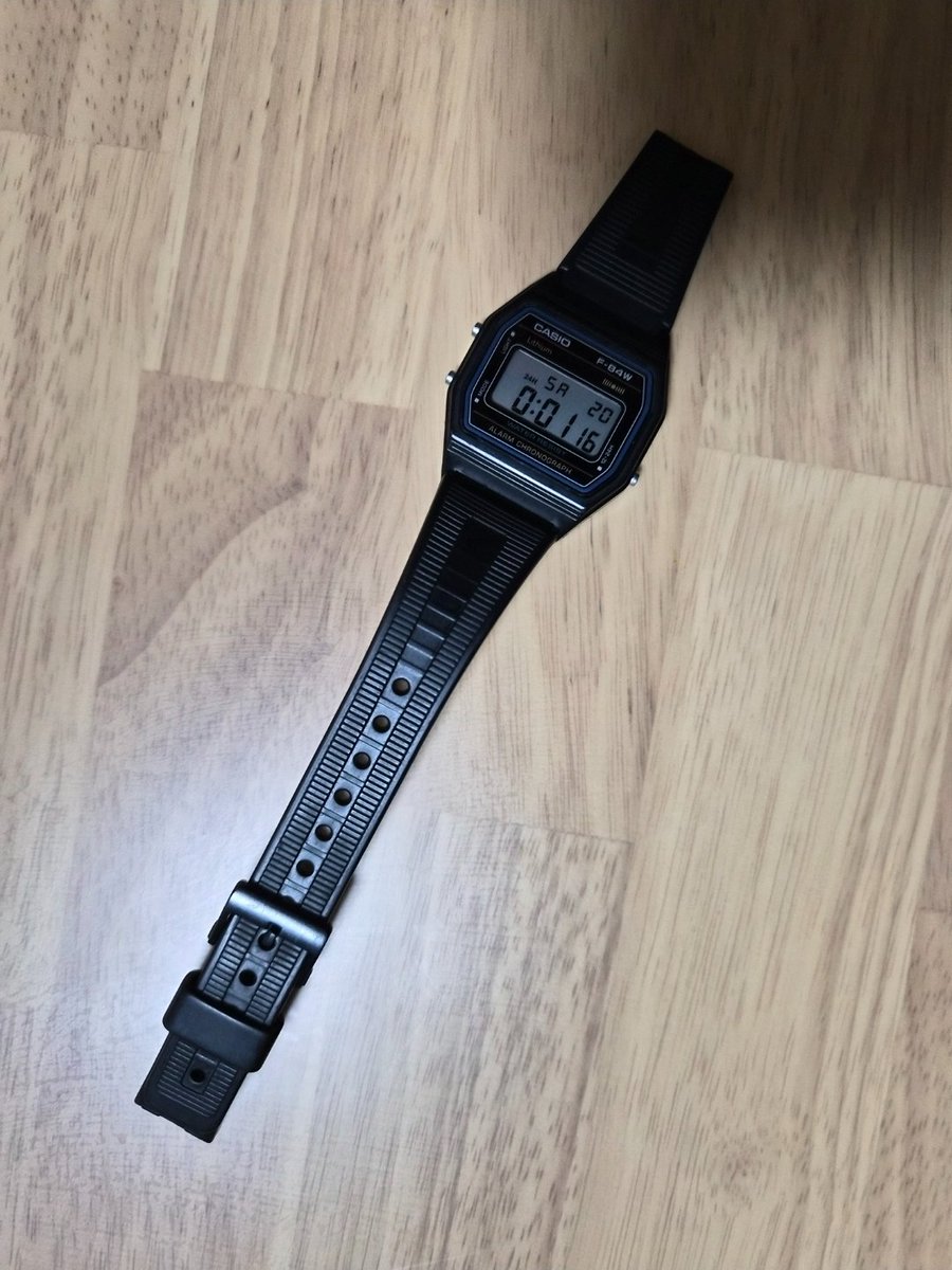 d__non_ii's tweet photo. 電池が先だろ、、相棒、、 https://t.co/xvY4jwLxJq