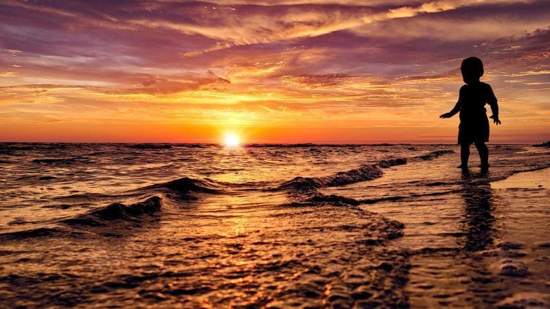 earthskyscience's tweet photo. Here’s a natural phenomenon you might not have imagined: the longest #sunsets happen around the time of the #solstices. Read about it at: https://t.co/533NCkUp2E
📸 Christy Mandeville. https://t.co/jXpD9OVjTh
