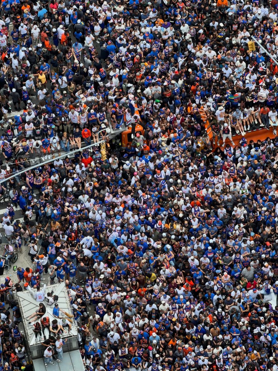 Complex's tweet photo. According to the NYPD, more than 2 million people attended the Knicks' championship parade in Manhattan on Thursday, making it one of the largest celebrations in the city's history. 

Fans lined the streets for hours to cheer on the team as they celebrated their first NBA title in more than 50 years.

[📸: @newyorkcity/ig , @sigurjon/ig ]