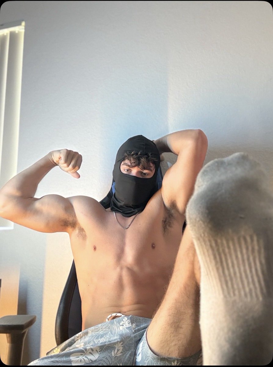 AlphaMassaMikey's tweet photo. Its Juneteenth and Pride month!
What an amazing day to serve a straight white alpha.
@diamond__here https://t.co/4NOXKkvU5z