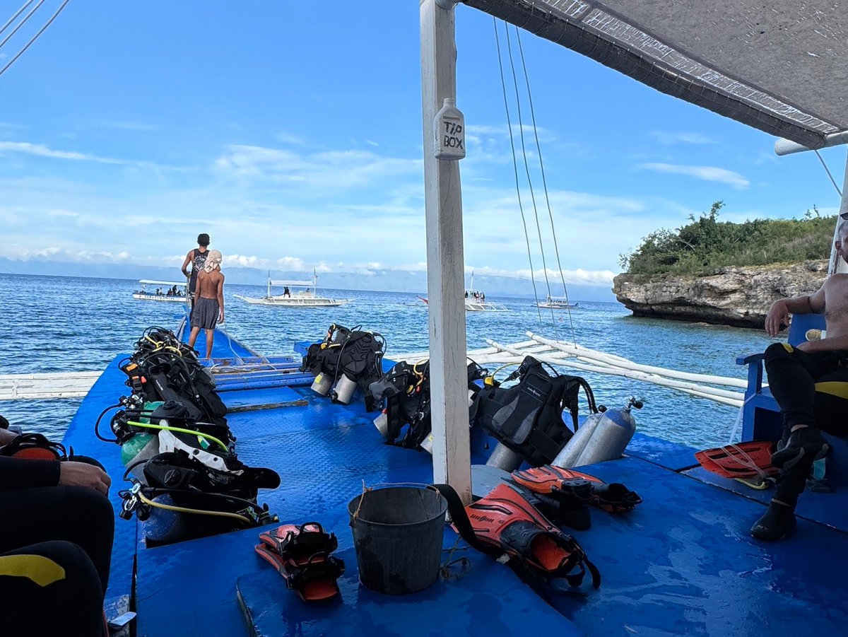 BoardingArea's tweet photo. Scuba Diving and Island Hopping in the Philippines https://t.co/SBX7DuUXxH via @blingSINGH https://t.co/8QncG17Jcd