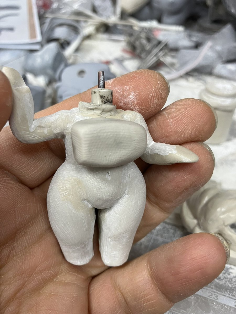 Frenchdoll1's tweet photo. 昔ながらのフィギュアです！手の味をお楽しみください！
#アミアミ予約中 #ブラウンダスト２ 
#原型師のお仕事 https://t.co/4JBtdu0Q0w