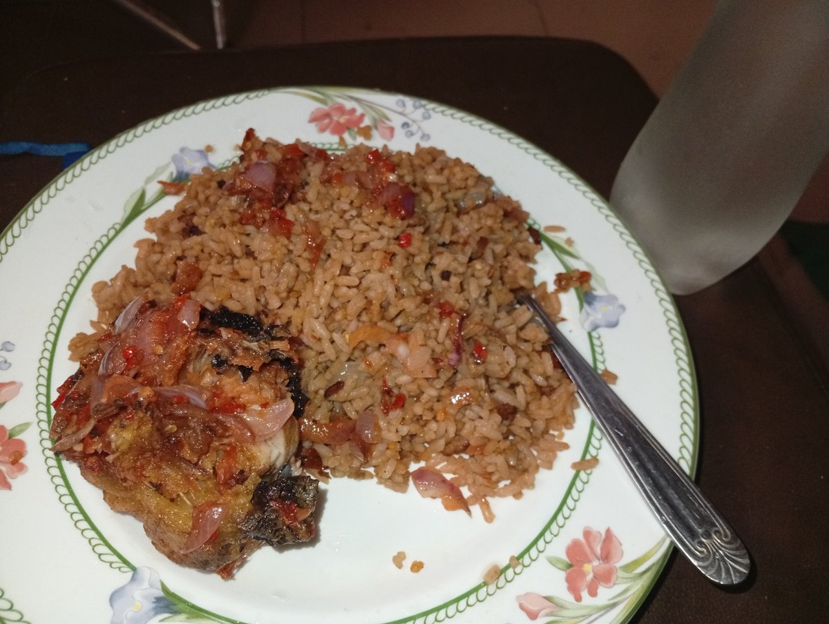 iam_tizamilli's tweet photo. I Wan start de chop small food like who guide.
Everything na mindset. https://t.co/iw0aoonNVu