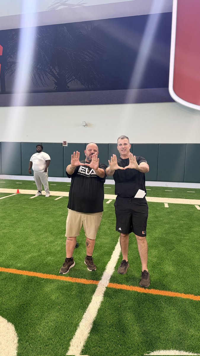Rondomojo1's tweet photo. We had an amazing day at @coach_cristobal Ol/Dl day!    Took 13 lineman down to learn and get better.  @CoachMirabal and @lewis_damione loved on our kids all day and truly made this camp memorable for our kids.     Thank you coaches.   Love and and appreciate you more than words can say.  @FCAEmpowered  will be back next year!!