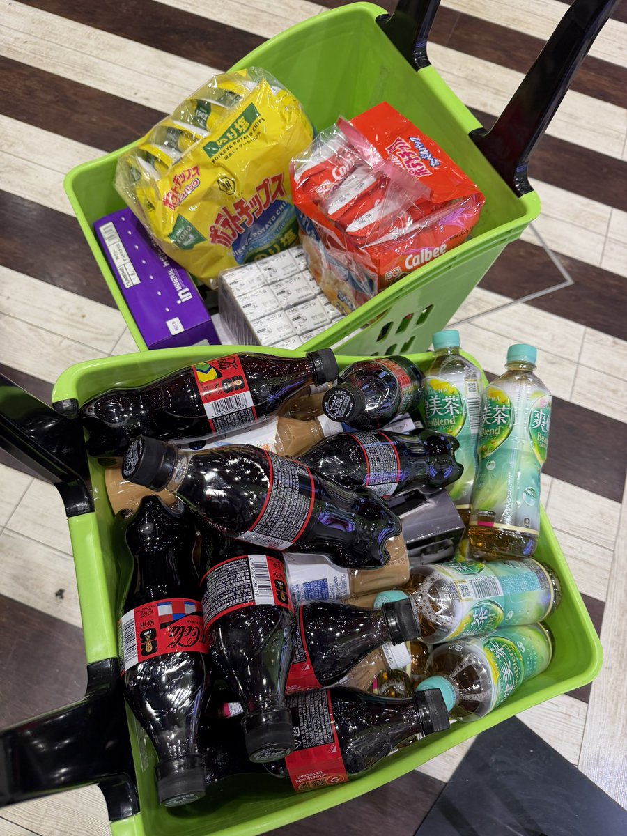 hyou_sp's tweet photo. 久しぶりにクレゲやった
しばらく飲み物に困らない https://t.co/Qdtbc1kwWy
