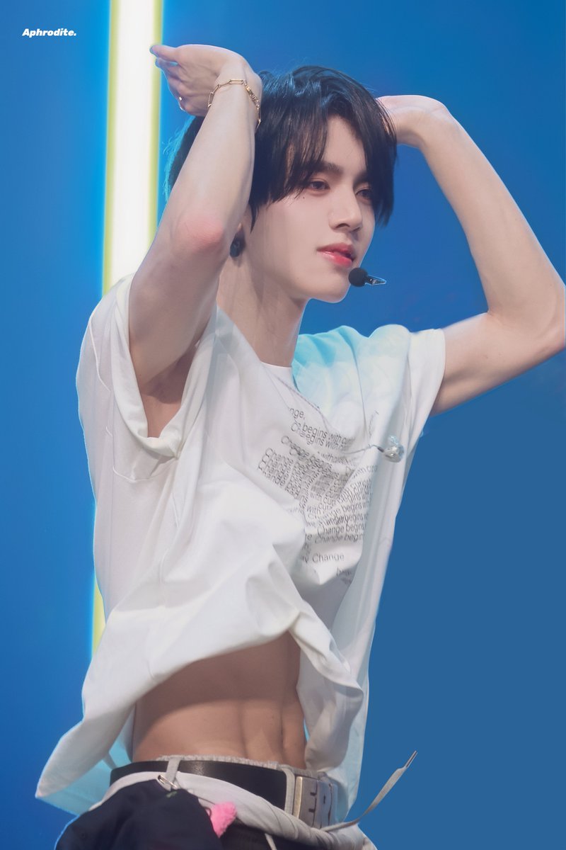 Aphrodite_yujin's tweet photo. 260619 SC  Day 1

🍽

#한유진 #HANYUJIN #韓維辰 #ハンユジン
#AND2BLE                 #앤더블 https://t.co/ilaQ4O1Nl2