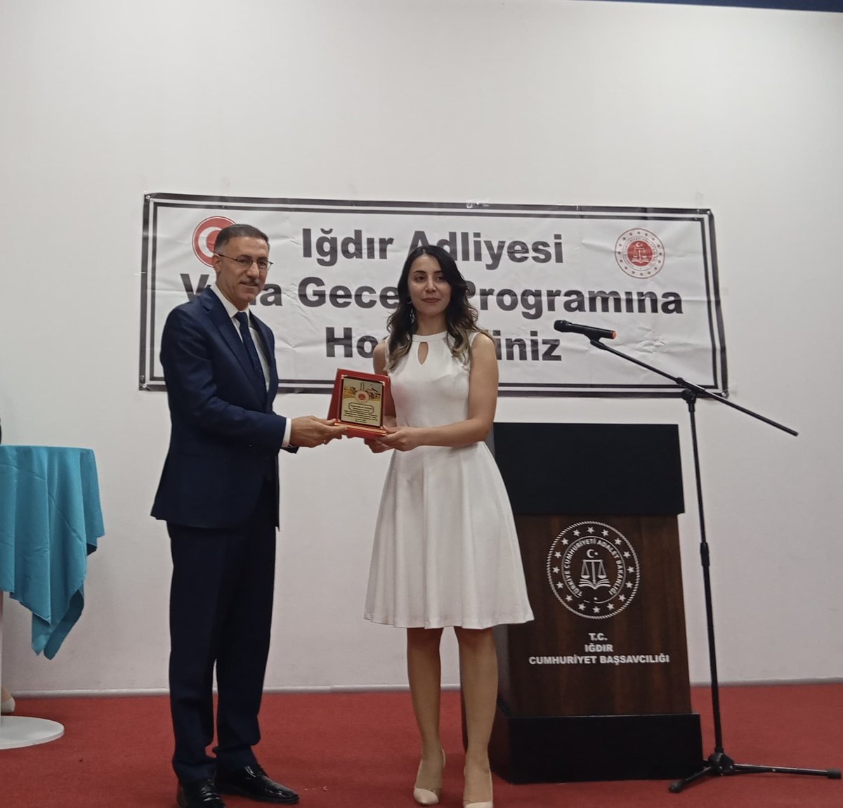 igdirbarosu's tweet photo. İlimizde görev yapıp Yaz Dönemi Kararnamesiyle tayini çıkan Hakim ve Savcılarımızın veda törenine Baro Başkanımız Av. Ahmet Tutulmaz’da katıldı.

Kıymetli meslektaşlarımıza ilimize yapmış oldukları hizmetlerinden dolayı teşekkür eder, yeni görev yerlerinde başarılar dileriz. https://t.co/EEmZ0hrJK5