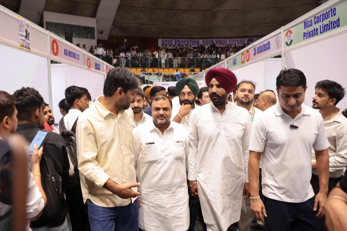IYC's tweet photo. 'Mega Job Fair' 2026 में हज़ारों युवा अपने सपनों और उम्मीदों के साथ पहुँचे, जहाँ रोजगार के नए अवसरों से जुड़ने का मौका मिला!

इस अवसर पर AICC सचिव @dgurjarofficial जी, AICC सचिव @Narwal_inc जी एवं @kuljitnagra1 जी भी मौजूद रहे!

युवाओं को सिर्फ़ सलाह नहीं, अवसर चाहिए... और आज का दिन उसी दिशा में एक सार्थक कदम रहा! 🚀

📍तालकटोरा स्टेडियम दिल्ली