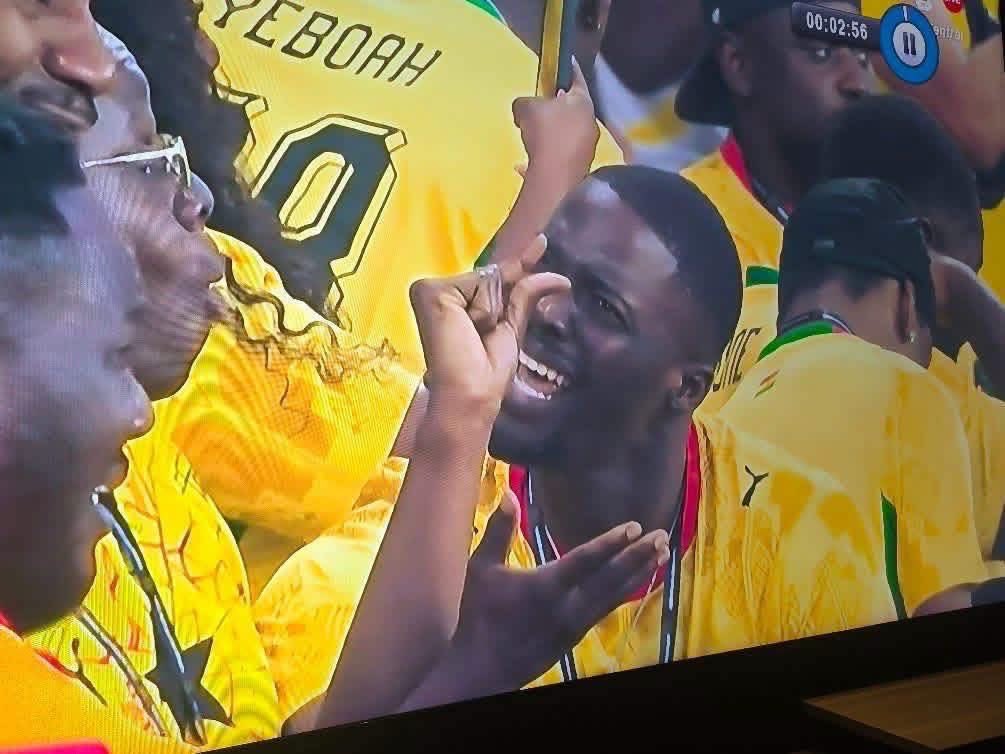 eamoani69's tweet photo. Millenials: Ɛkaa kiti kiti! 

Genz’s: clock it! https://t.co/MeLhnyPAUk