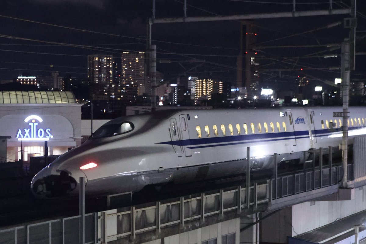 taotin1's tweet photo. 帰宅途中に人身事故の車両が、到着後数分待ってると、動きだし、浜松駅方面へ引き返しました。 https://t.co/fhNf33aykk