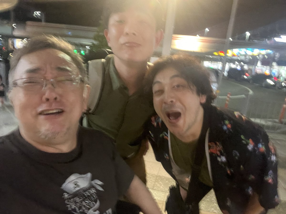 mandonsan's tweet photo. 久しぶりのガッツリ役者呑み会。
それぞれ活躍中で嬉しい限り。

誰かさんはボケボケ遅刻。 https://t.co/J0fQa52g8m