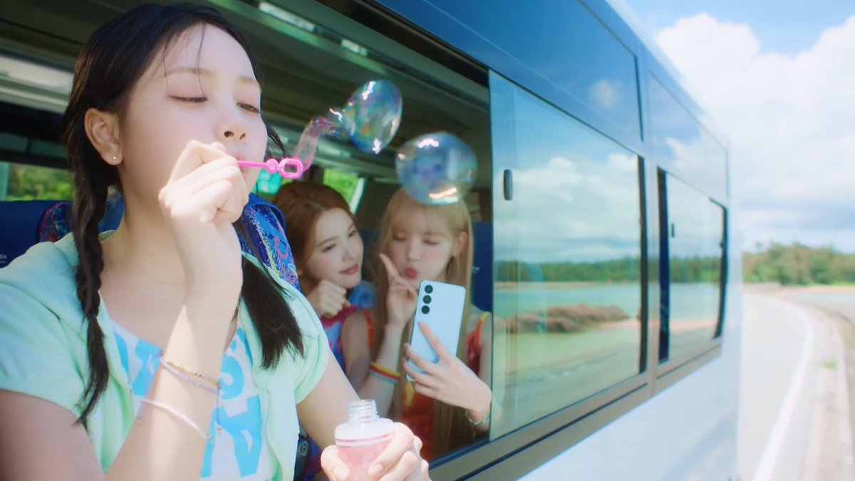 H2HCARMEN_INA's tweet photo. #CARMEN 'Lemon Tang' MV TEASER 🍋

#Hearts2Hearts #카르멘 
@Hearts2Hearts https://t.co/VGdBAcSXkV
