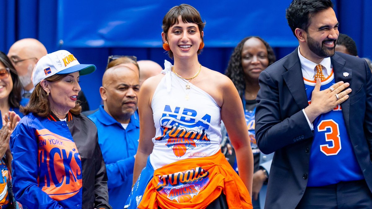 Complex's tweet photo. NYC First Lady Rama Duwaji's Upcycled Knicks Dress Was Made From Fan T-Shirts Details: https://t.co/d4RzXMbViX https://t.co/45qv05mKDQ
