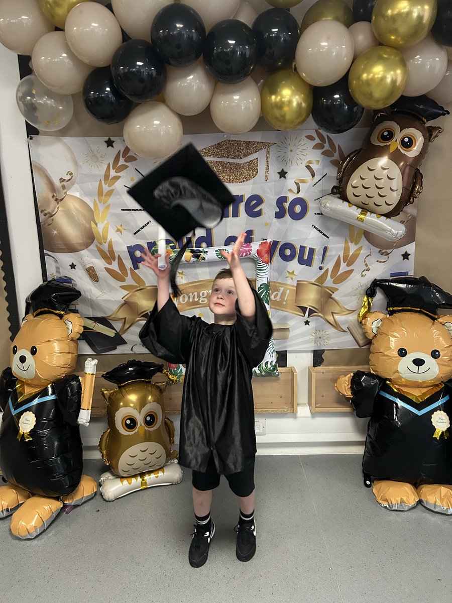 _NikkiBarrett's tweet photo. Off to big school ❤️ https://t.co/YUSaxemZH1