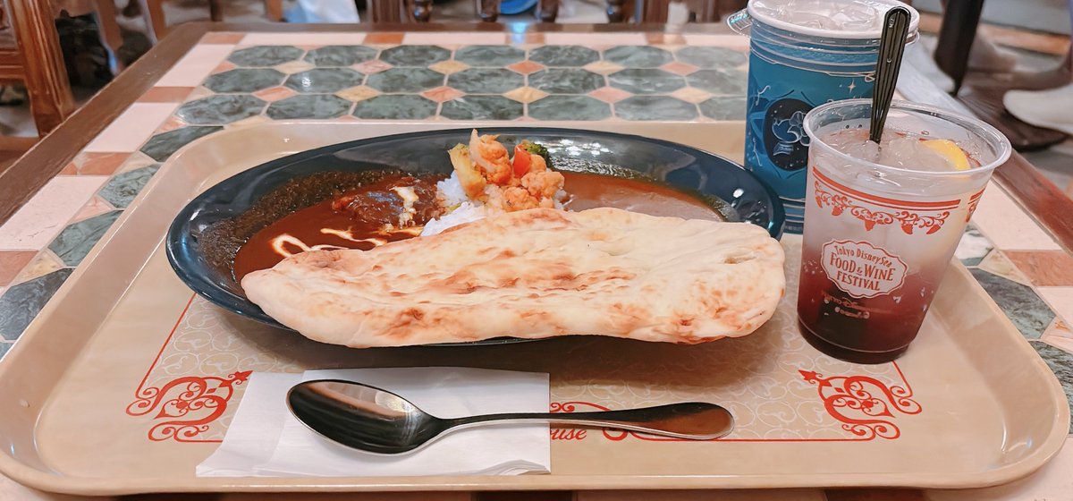 otogi_CC's tweet photo. 4時半くらいに食べたお昼＆夜ご飯のカレーとアップルティーソーダとカクテル https://t.co/vPzOkTZxHZ
