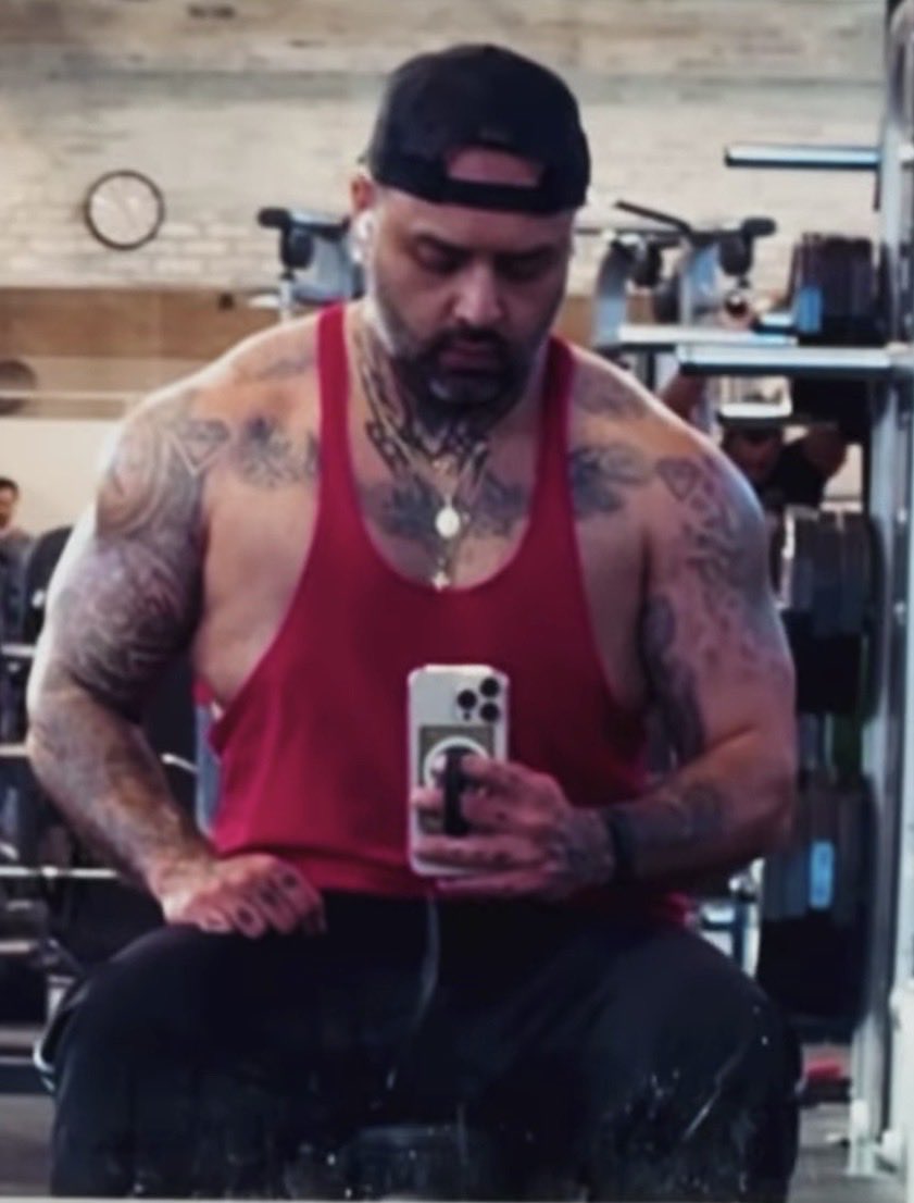 JasonNasty777's tweet photo. Heβs BIG literally ππ #Gay #Gayarm #Gaypapi #Gaybigbugle https://t.co/LyCucK1nRr