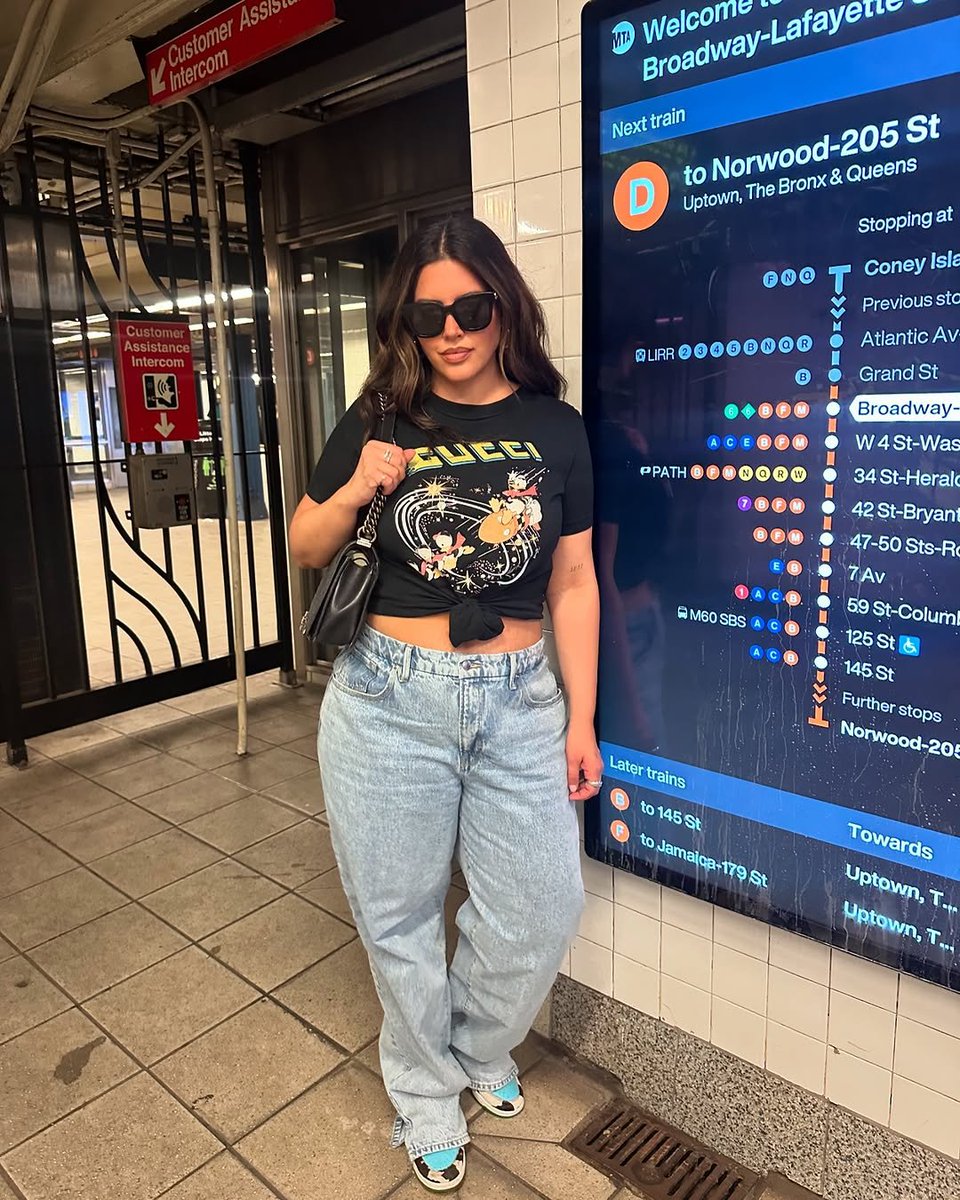 philipatilemile's tweet photo. There is something about New York that just activates something in you 🗽 The energy, the movement, the beautiful chaos of it all. Broadway-Lafayette to wherever the day takes me - Gucci on, shades on, ready for all of it. This city never gets old. 🖤✨ #NYC #NewYork #SubwayStyle https://t.co/c4V5ZxH0vW