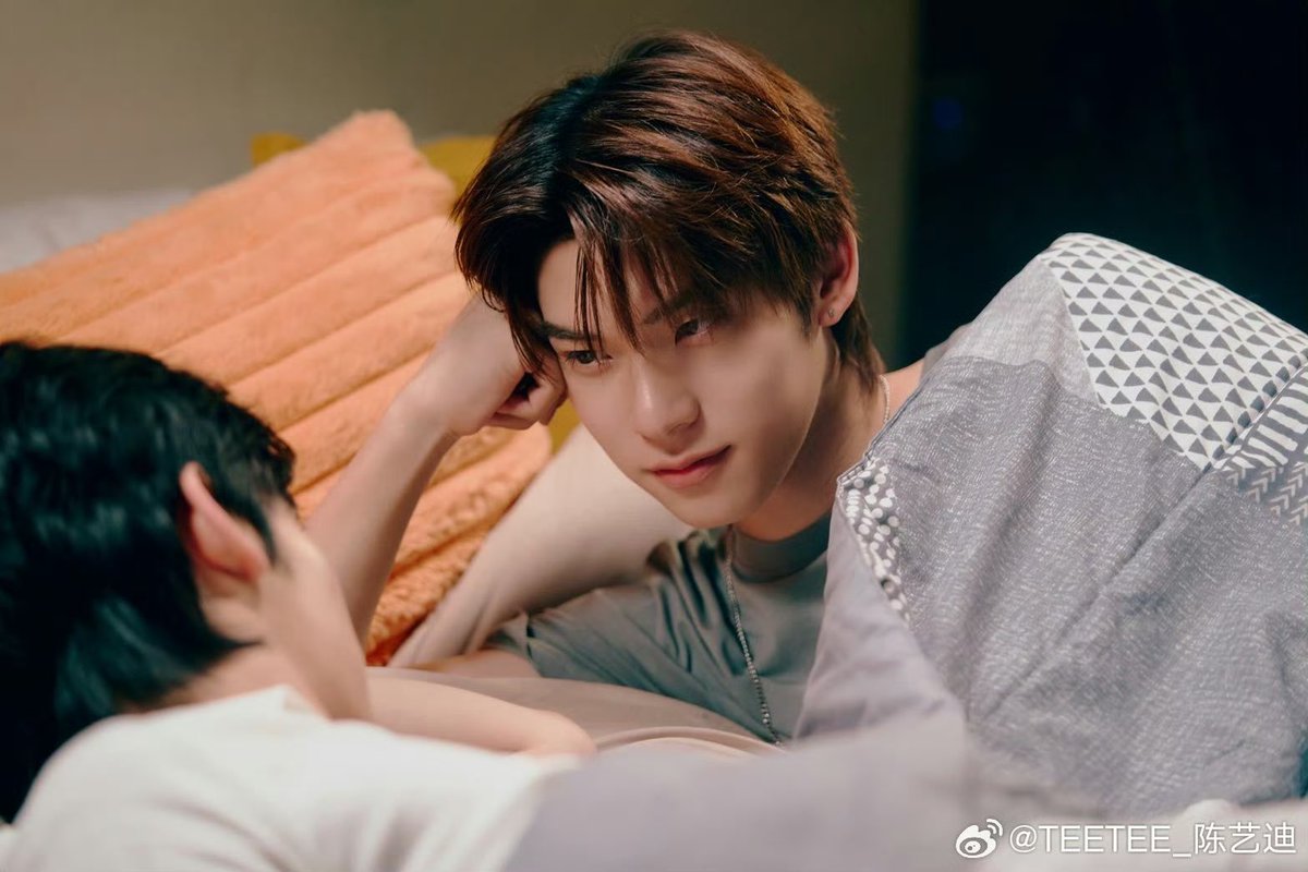 CRUSHONTEETEE's tweet photo. 🗓️ : 19.06.2026
Weibo Update : TEETEE_陈艺迪 ​​​
#twnpich #teeteepor

 🔗 https://t.co/qOsJlOywlm

💬 วันนี้เอาภาพผลงานใหม่ในอนาคตของพวกเรามาฝากทุกคนด้วย~ ไม่รู้ว่าทุกคนได้ดู Pilot ของเรื่อง 《Friend Benefit》 กันหรือยังครับ?
ทุกคนดูแล้วรู้สึกยังไงบ้าง? ชอบกันไหมครับ? แวะมาบอกความรู้สึกกันได้นะ~ อยากรู้ความคิดเห็นของทุกคนหลังจากที่ดูจบแล้วมากๆ เลยครับ 🐶💖 

💬 给大家带来了我们未来新作品的照片～不知道大家有没有看过《Friend Benefit》的 Pilot 呢？

大家觉得怎么样？喜欢吗？欢迎告诉我你们的感受呀～我很想知道大家看完之后的想法