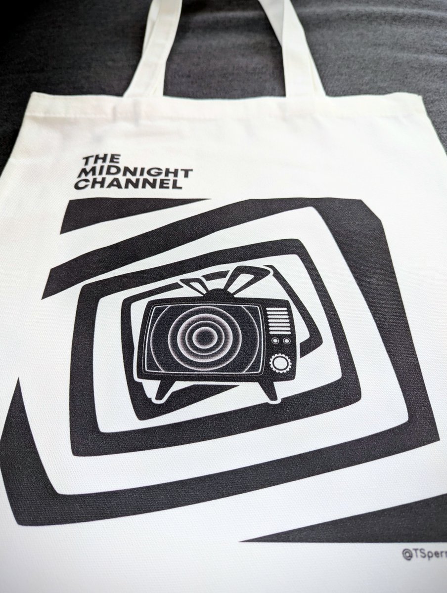 TSperring's tweet photo. My Persona 4 inspired "The Midnight Channel" tote bags have arrived!! 📺🌧️ https://t.co/1plje60Pzy