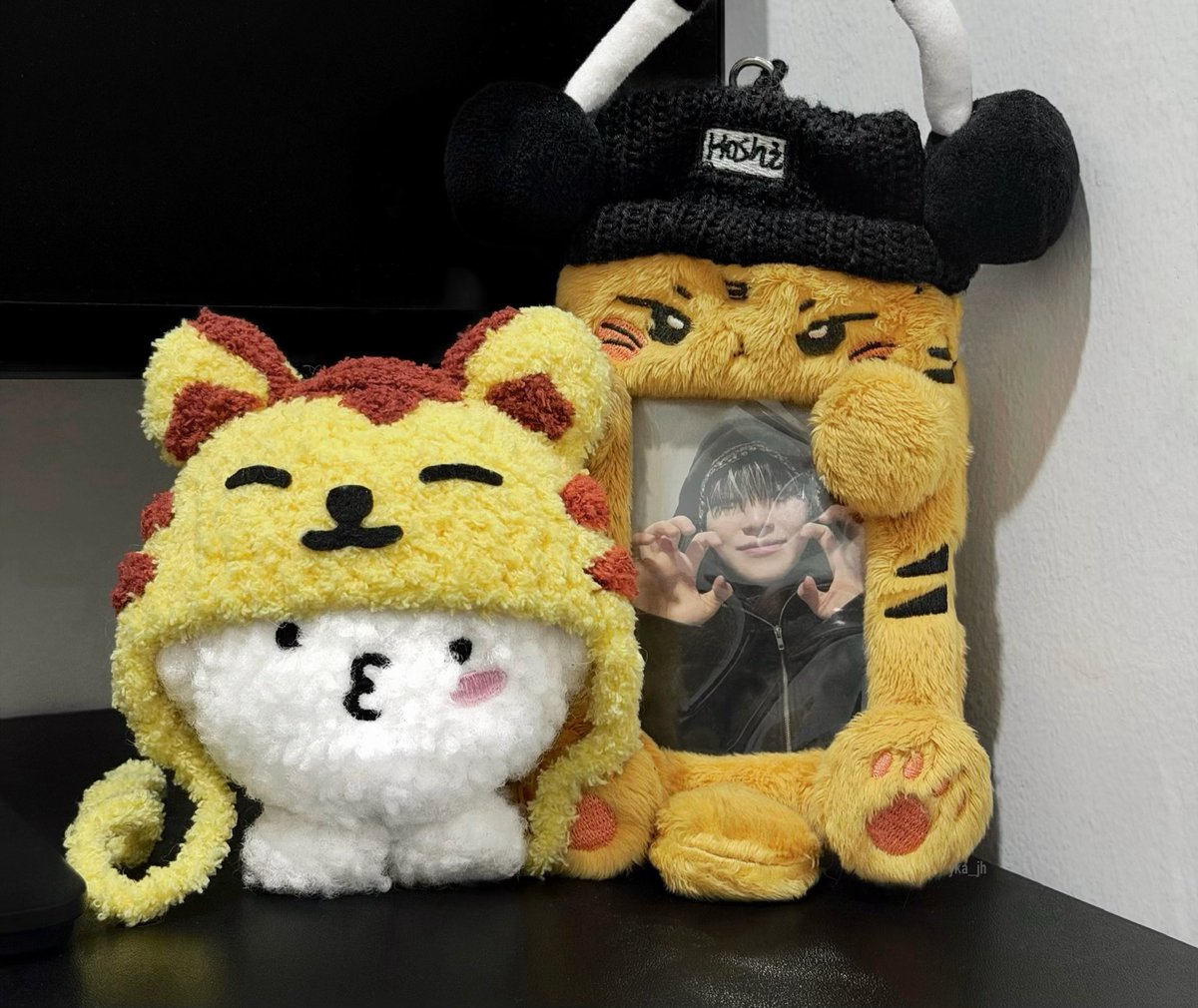 yka_jh's tweet photo. mini giveaway ♡

1 winner - hoshi tiger poca holder
1 winner - woozi double horanghae pc

mbf + like and rt both this ga post &amp; the quoted post 

ends: tba
thank you and goodluck~ https://t.co/yP6XDEQff1