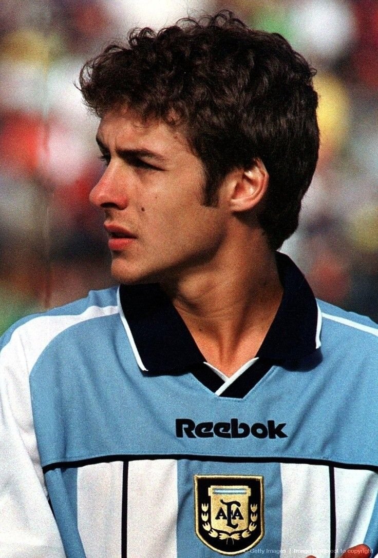 BrinaArt_'s tweet photo. Che estuve pensando una banda en FutbolxF1 y miren franco re podría pasar por hijo de aimar (aimar lo pario obvio y despues lo desheredo pq el nene le salio bostero como el papá) https://t.co/tokiFn9QXq