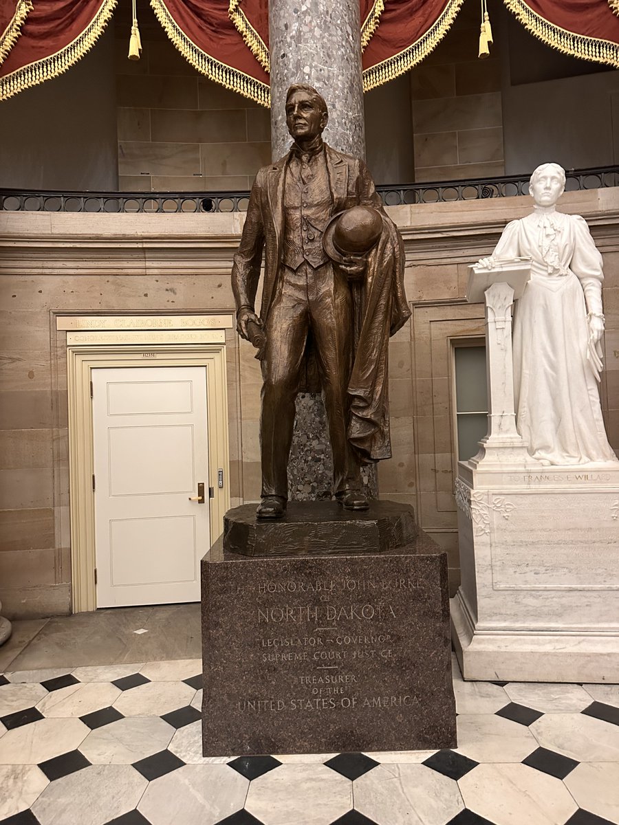 MartinJDolfi's tweet photo. Grateful for a memorable evening in Washington, including a special tour of the U.S. Capitol, dinner at the @MilkenInstitute, and the opportunity to spend time with leaders across government, policy, and business including @LeaderJohnThune & @SECPaulSAtkins. Proud to be involved with the @AmericaInvests & its important work supporting private investment, American businesses, workers, innovation & long-term economic growth. A great reminder of how important thoughtful policy, responsible capital & public-private dialogue are to the future of the country.