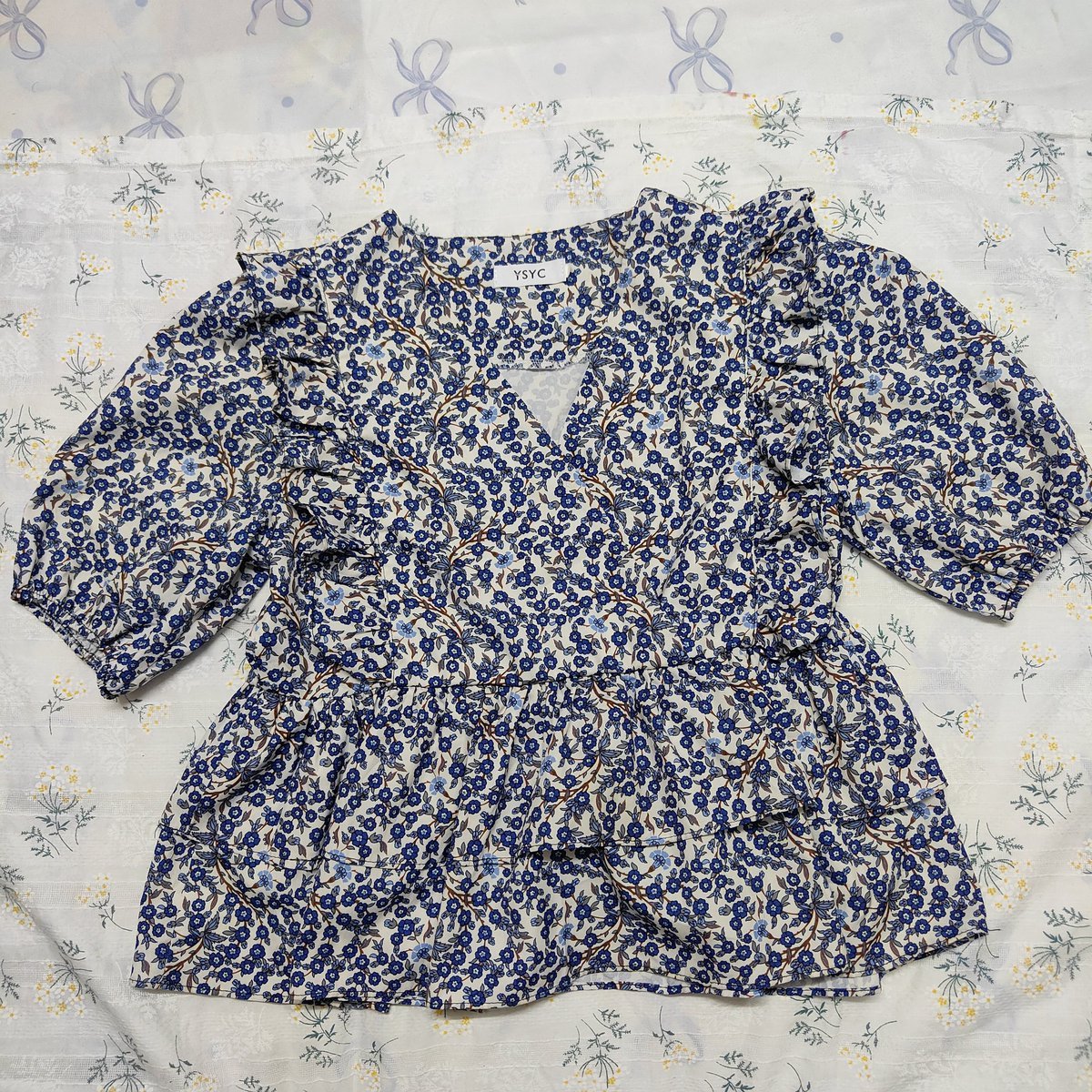 Mheebrown76's tweet photo. (79) เสื้อลายดอกน้ำเงินทรงน่าร้าก
Sz. อกถึง 36
🍥 35 บาท

#ส่งต่อเสื้อผ้ามือสอง #ส่งต่อเสื้อผ้ามือ2  #เสื้อผ้ามือสอง #เสื้อผ้ามือ2 #ส่งต่อ #ส่งต่อกระเป๋า  #โล๊ะตู้ #ส่งต่อเสื้อผ้า https://t.co/wLNouiAkEi