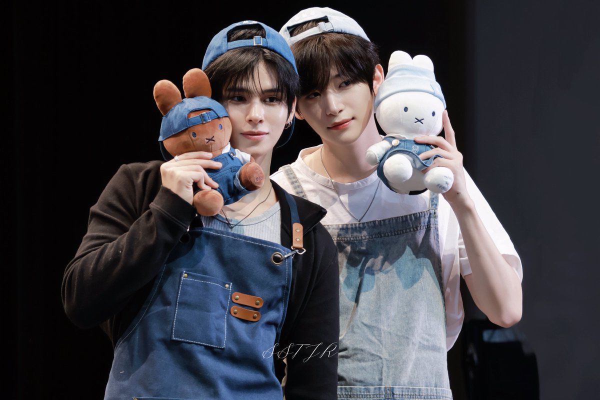 Pearl_Tinn's tweet photo. 260614 뮤코 돈까스즈 #정모 #세림 

🐰

#구정모 #JUNGMO #SERIM
#크래비티 #CRAVITY https://t.co/MQLH7dRo8K