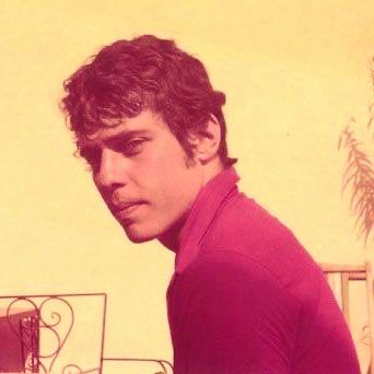 jotauelleia's tweet photo. hoje é dia de chico buarque de hollanda https://t.co/GgZUK3xEjZ