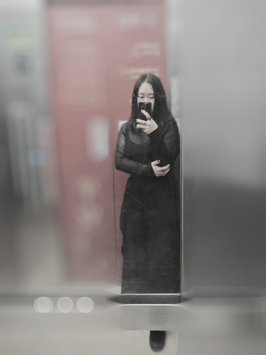 zouaiyang's tweet photo. 𝖘𝖚𝖒𝖒𝖊𝖗💀 https://t.co/gqpqaZYWdX