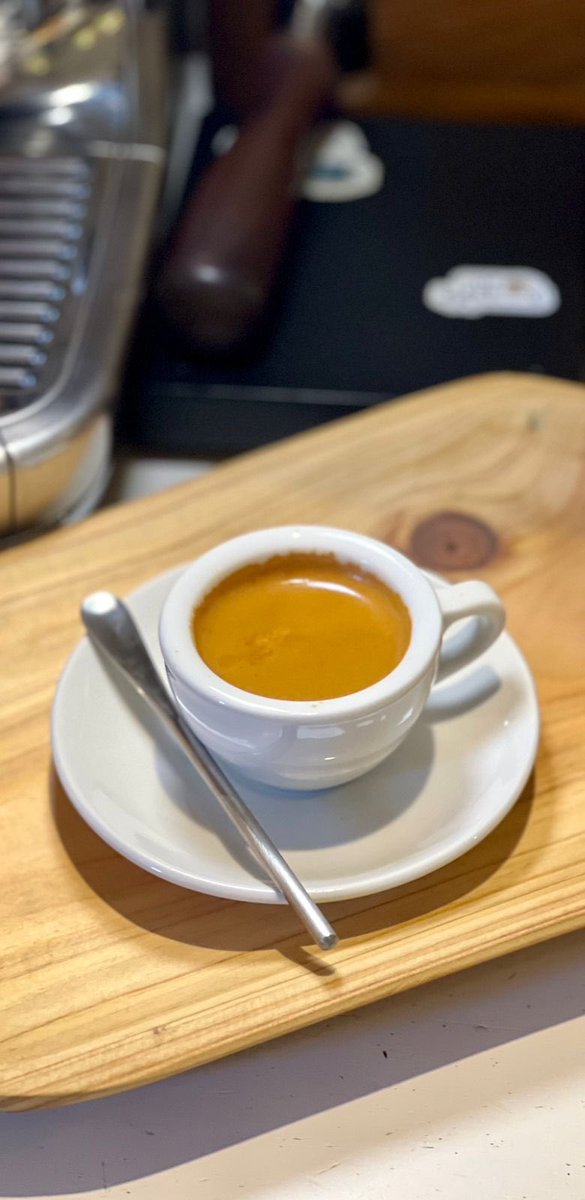 fatemahbusiness's tweet photo. احلى اسبريسو ☕️ من يد الزوج الحنون 😍 https://t.co/UQh6xJ1hUI