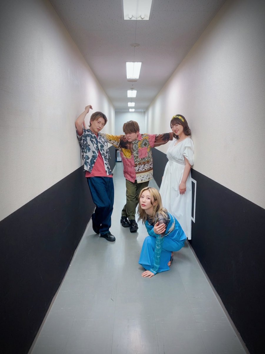 0812asumikana's tweet photo. このたびも恒例の謎写真を撮っていただきましたのでね、かっこよく加工しておきました📸
我々は一体なにをやってるんだろうなとおもしろくなっちゃって笑顔になってしまった旨、深く反省しています🙈
#ぐらんぶる https://t.co/i9hla0uPfg