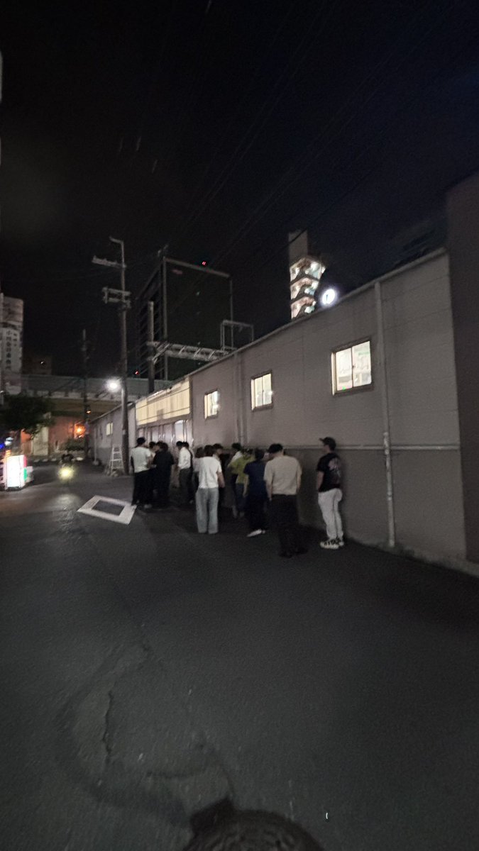 noa_ammo's tweet photo. 最寄りに人類みな麺類の本店あるんやけどいつも並びえぐいし営業四時までしてるんすごすぎ https://t.co/inh5fprgLK