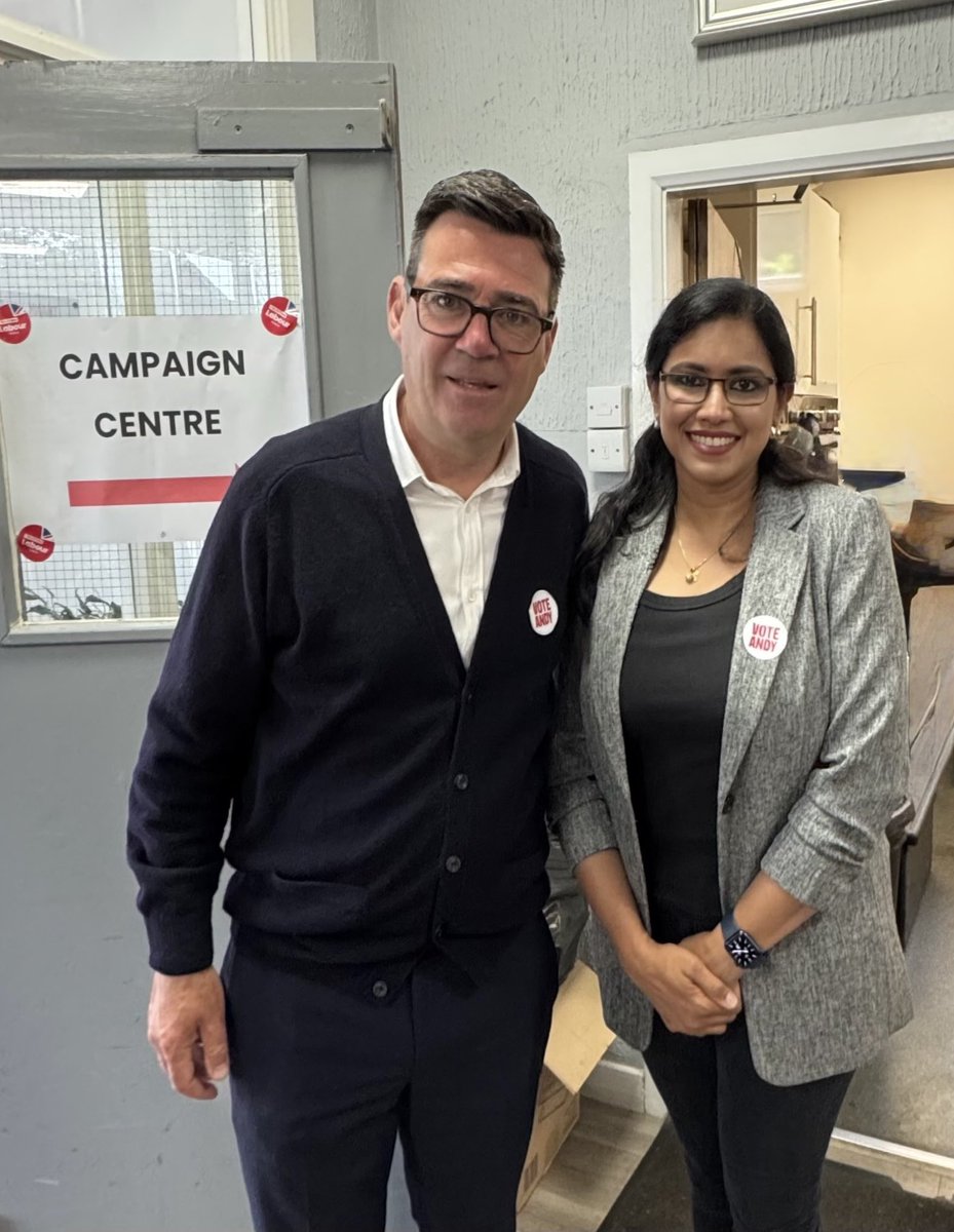 Scientists4Lab's tweet photo. It was great to have SfL out on the doors for Polling Day in Makerfield.

Congratulations to @AndyBurnhamGM on a resounding victory! 🌹 https://t.co/qVFV76nkKM