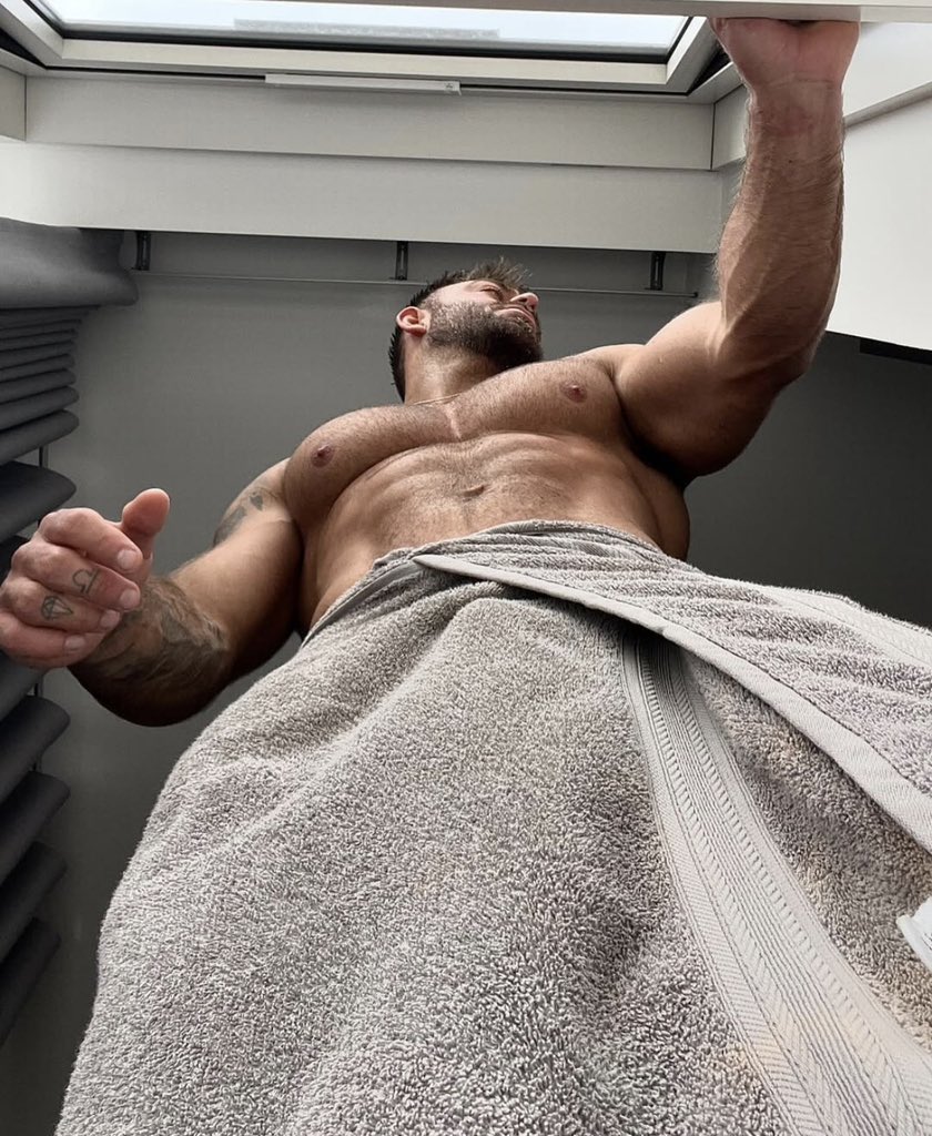 KINGAJdrains's tweet photo. Miss me, losers? 💪💸
Daddy’s back and starting the weekend right.First pic for you gooners… second one to remind you who owns you. Who’s sending first this Friday? Tribute up,boys.
#findom #cashmaster #muscledom https://t.co/NwdfiXnMoT