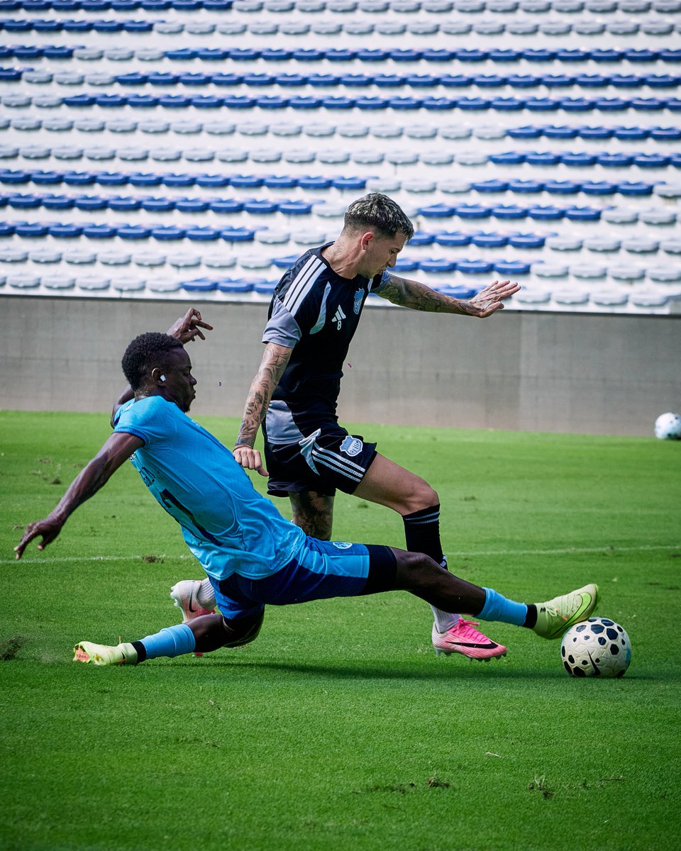 CSEmelec's tweet photo. ⏰Equipo del primer tiempo.

📋Valero, Caicedo, Narváez, Segura, Guerrico, Tobar, Carabalí, Pizzini, Napoli, Klimowicz, Neris.

🆚 Marcador : C.S.EMELEC 2 - 0 C.A.RAFAELLA

Anotaron:

⚽ Pizzini

⚽ Guerrico https://t.co/9w7lWUjutl