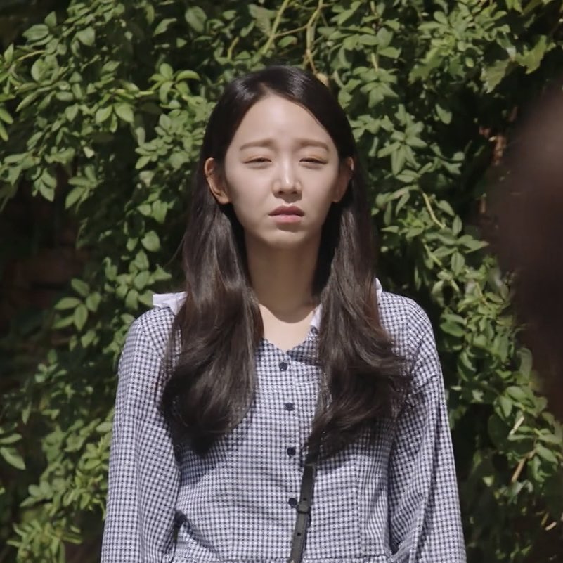 baxmvn's tweet photo. 내 폰에 붙어잇는 애랑 똑가티 생김 https://t.co/y180XC0Asw