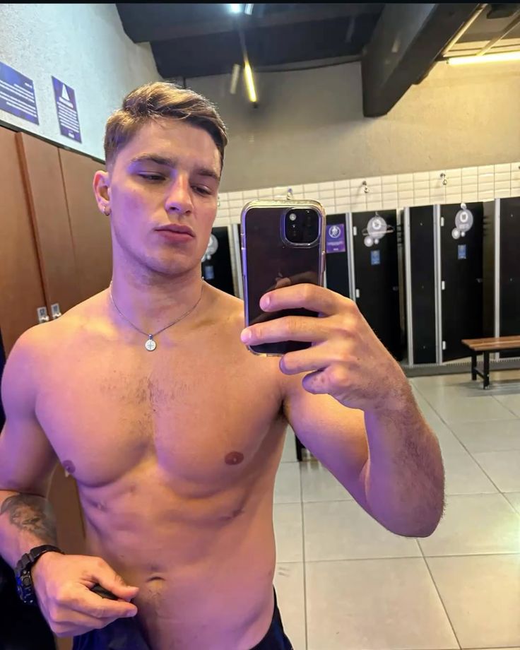 northastrs's tweet photo. Guilherme Gonella https://t.co/CmG8DFnafz