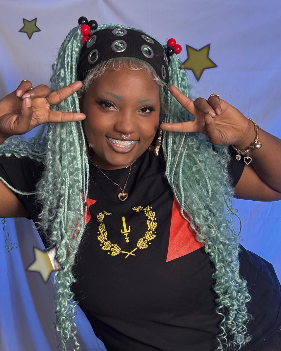 PeachieRad's tweet photo. Black American Miku for Juneteenth ⭐️ https://t.co/imqVMxFaY7