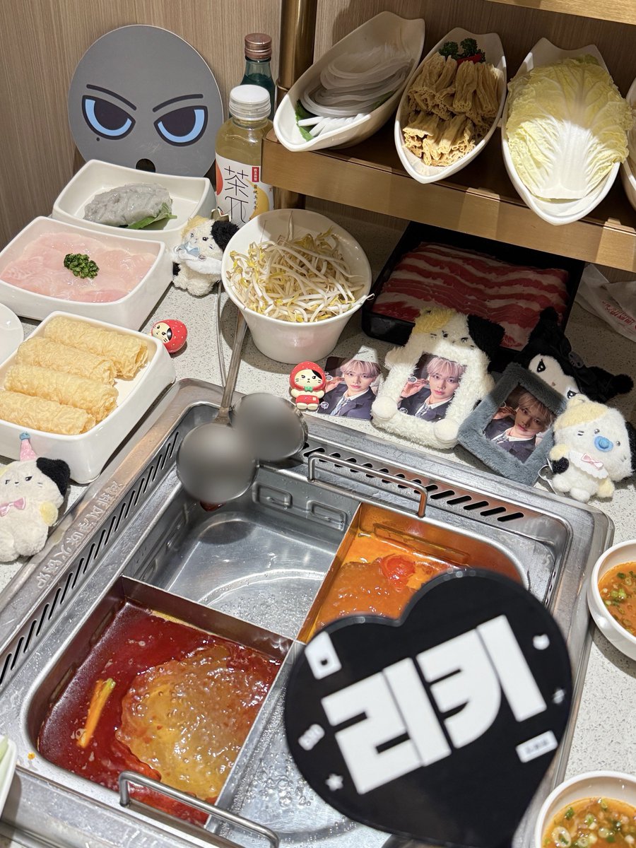 MyPookieRK's tweet photo. 앤더블 첫콘 수고했고 남은 이틀도 하이띵ฅ^•ﻌ•^ฅ💕 https://t.co/fxHlR9u2Dj