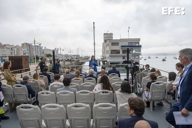 EFE_Cantabria's tweet photo. Alsa operará dos embarcaciones que ofrecerán desde el 26 de junio una nueva ruta de pasajeros entre Santander, Pedreña y Somo. https://t.co/tzarbz6S2Z