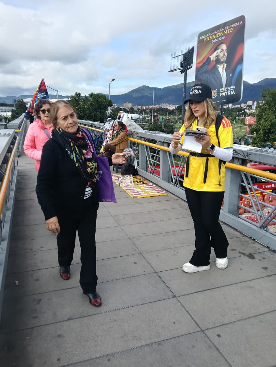 josealdemar_com's tweet photo. #Bogota |🫡Las mujeres liderando la campaña Aberlardo Presidente ! https://t.co/p68LQfM8LC