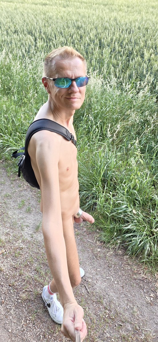 NakedDude tweet media