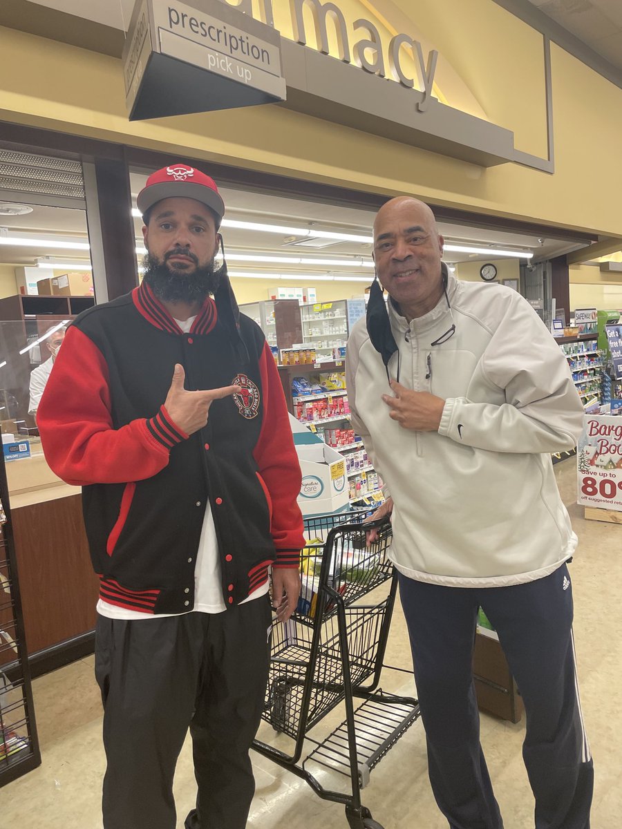 gfromdashop1's tweet photo. tuned in to @RickDocWalker and @TheDentonDay talking Champions, @team980 SALUTE DA CHAMPS SHOUTOUT 45 and Kevin Grevey🫡🫡 https://t.co/deo4AM7eZl