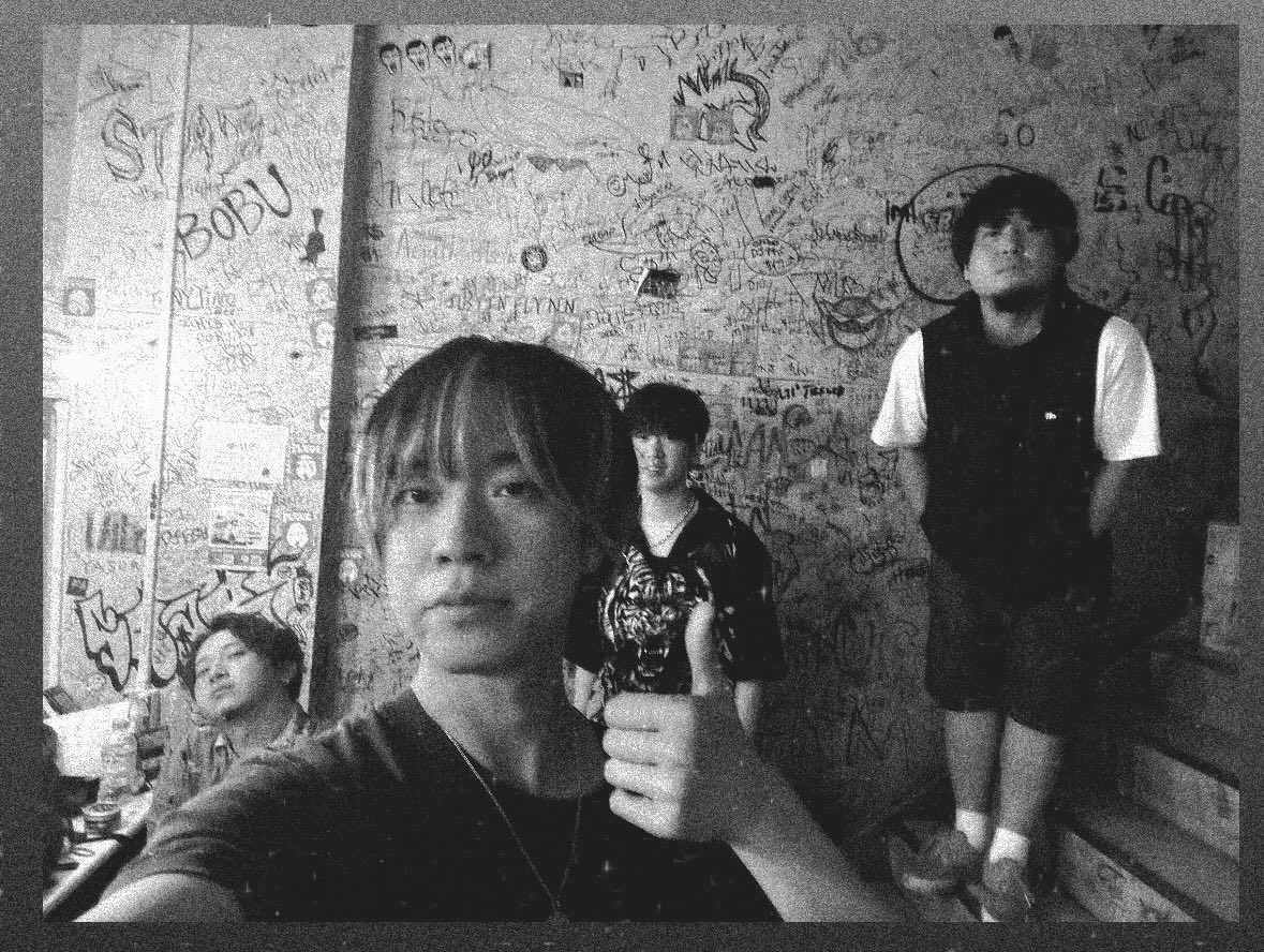 mepoffici's tweet photo. eggmanあざしたー◎

アンコールまでやらせてもらって最高でした！次の東京は青山RizM https://t.co/j3mqC9TyGI