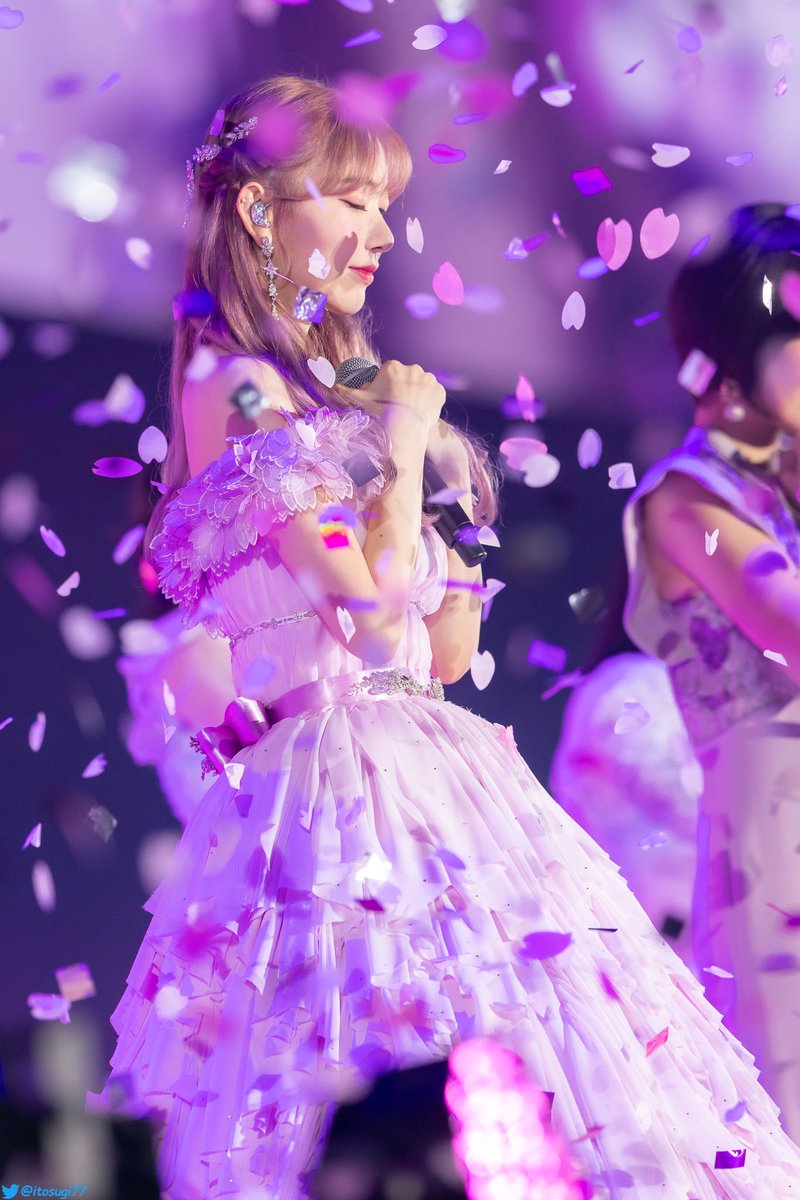 sakuraccess's tweet photo. Five years ago on June 19th, Sakura Miyawaki held her HKT48 graduation concert titled ~Bouquet~ https://t.co/gvNrxP3iV4